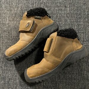 EUC - KEEN Little Kids' Kootenay IV Waterproof Boot- size 12